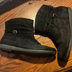 Size 11 women’s dress boot black